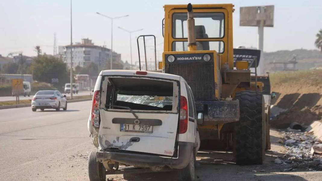 Hatay’da Hatalı Sollama Zincirleme Kaza Getirdi! O Anlar Kamerada 4